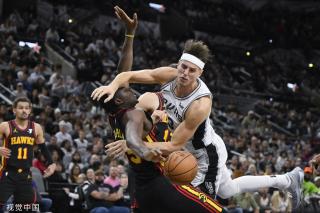 其中包括 其中包括