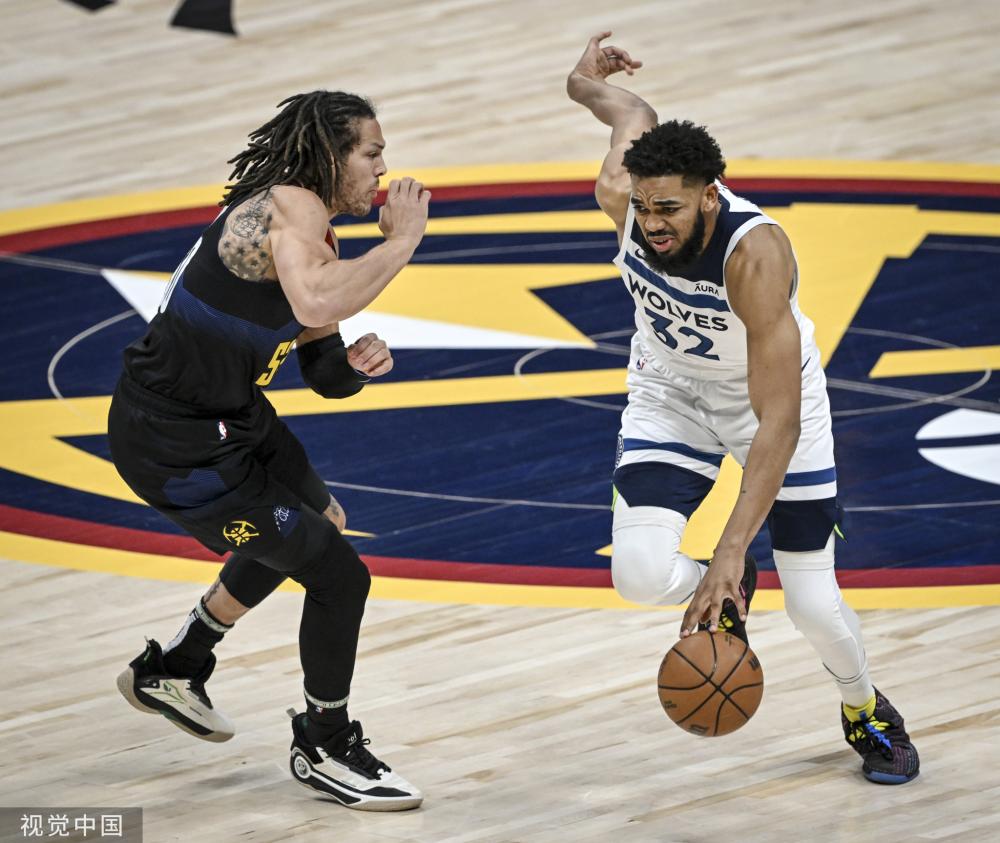 球迷振奋 球迷振奋